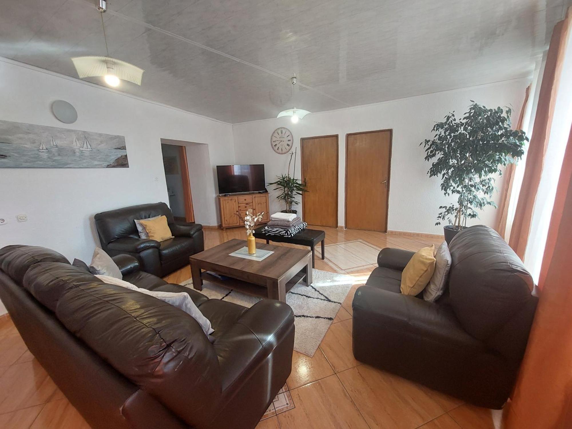 Emedes Apartment Кастав Екстериор снимка
